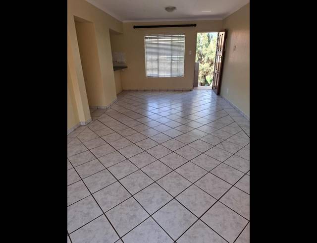 2 BEDROOM PROPERTY TO RENT IN MORELETAPARK